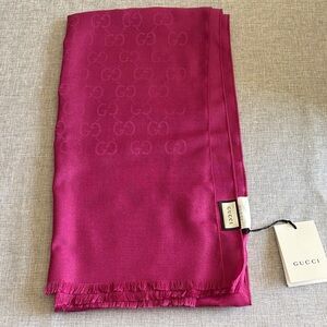 Gucci Fuchsia Pink Rectangular Logo Wrap Scarf New!